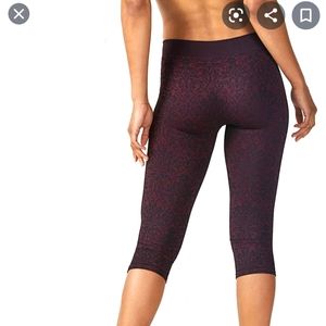 Fabletics Sebastian Midrise Capris tight